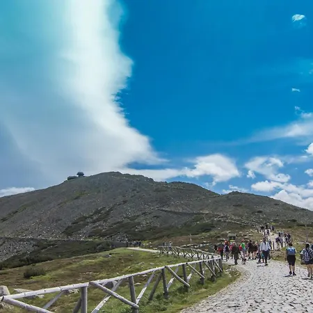 Apartamenty Hotelove Z Biokominkiem Na Skale Apartment *