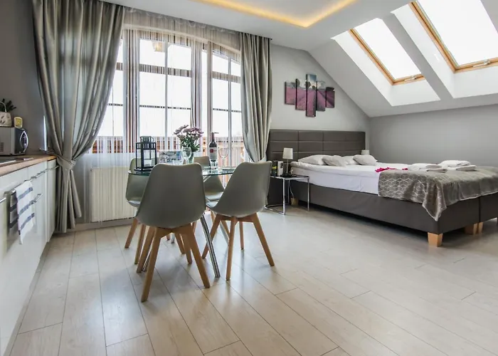 Hotelove Z Biokominkiem Na Skale 아파트